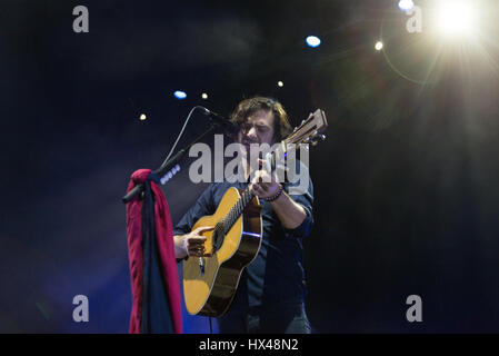 Edinburgh, UK. 24. März 2017. Jack Savoretti führt auf der Bühne in Usher Hall in Edinburgh, UK. Roberto Ricciuti/Alamy Live-Nachrichten Stockfoto