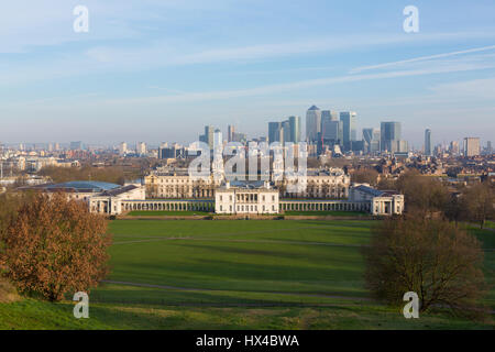 Greenwich, London, Vereinigtes Königreich. 25. März 2017. Sonniges Frühlingswetter im Greenwich Park am letzten Tag der Greenwich Mean Time vor Uhren vorwärts gehen, British Summer Time heute Abend. Rob Powell/Alamy Live-Nachrichten Stockfoto