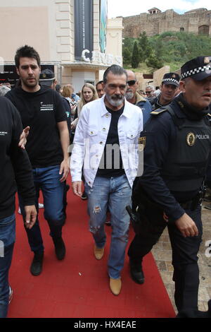 Malaga, Spanien. 25. März 2017. Antonio Banderas geht Málaga vor zahlreichen Fans und Fans auf dem 20 spanischen Filmfestival von Malaga. Bildnachweis: ZUMA Press, Inc./Alamy Live-Nachrichten Stockfoto