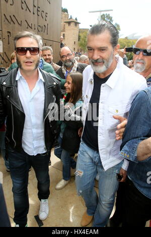 Malaga, Spanien. 25. März 2017. Antonio Banderas geht Málaga vor zahlreichen Fans und Fans auf dem 20 spanischen Filmfestival von Malaga. Bildnachweis: ZUMA Press, Inc./Alamy Live-Nachrichten Stockfoto