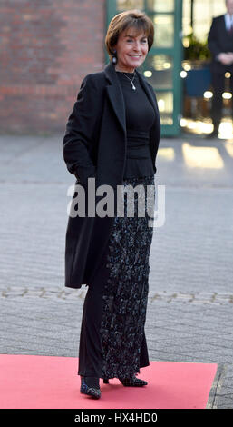 Dortmund, Deutschland. 25. März 2017. Schauspielerin Thekla Carola Wied kommt für die Steiger Awards in Dortmund, Deutschland, 25. März 2017. Foto: Henning Kaiser/Dpa/Alamy Live News Stockfoto