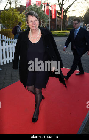 Dortmund, Deutschland. 25. März 2017. Deutsche Umweltminister Barbara Hendricks kommt für die Steiger Awards in Dortmund, Deutschland, 25. März 2017. Foto: Henning Kaiser/Dpa/Alamy Live News Stockfoto