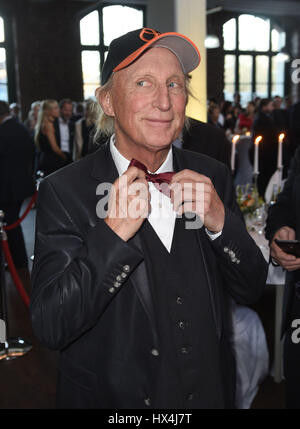 Dortmund, Deutschland. 25. März 2017. Der Komiker Otto Waalkes für den "Steiger Awards" in Dortmund, Deutschland, 25. März 2017. Foto: Henning Kaiser/Dpa/Alamy Live News Stockfoto