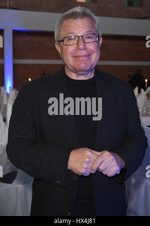 Dortmund, Deutschland. 25. März 2017. Der Architekt Daniel Liebeskind kommt für den "Steiger Awards" in Dortmund, Deutschland, 25. März 2017. Foto: Henning Kaiser/Dpa/Alamy Live News Stockfoto