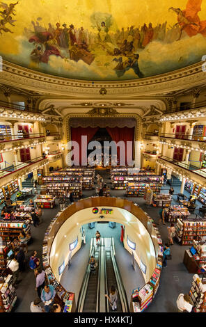 Im Inneren der Ateneo Grand Splendid, eines der schönsten Buchhandlungen der Welt. Buenos Aires, Argentinien. Stockfoto