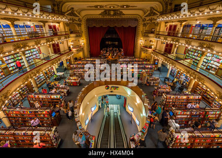 Im Inneren der Ateneo Grand Splendid, eines der schönsten Buchhandlungen der Welt. Buenos Aires, Argentinien. Stockfoto