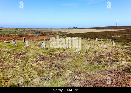 Tregeseal East ist ein prähistorischer Steinkreis in der Nähe von St Just, Cornwall, England, UK. Die neunzehn Granitsteine sind auch bekannt als The Dancing Stones Stockfoto