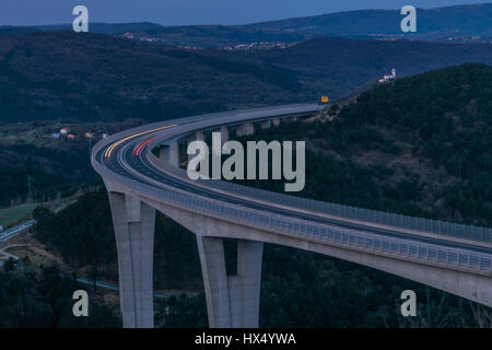 Črni Kal Viadukt ist die längste und höchste Viadukt in Slowenien Stockfoto