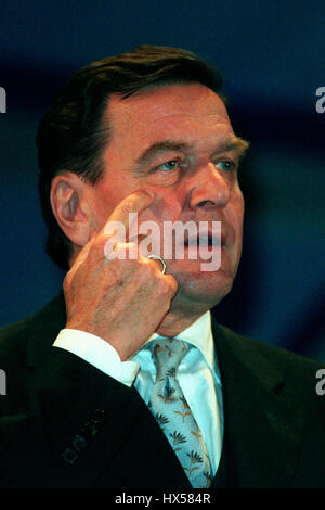 GERHARD Schröder BUNDESKANZLER Deutschlands 3. November 1998 Stockfoto