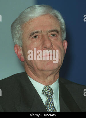 JACQUES POOS Außenminister von Luxemburg 17. Dezember 1997 Stockfoto