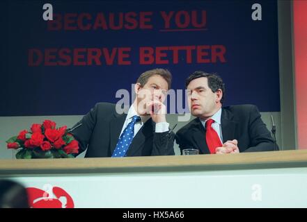 TONY BLAIR & GORDON BROWN bei Pressekonferenz 14. Mai 1997 Stockfoto