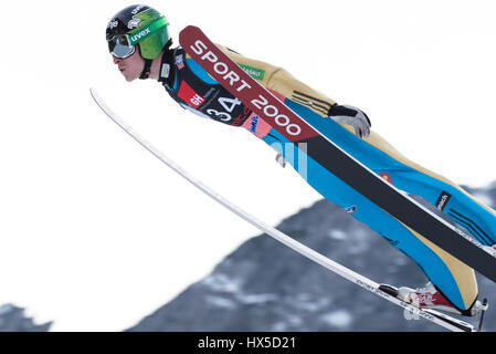 Planica, Slowenien. 24. März 2017. Tepes Jurij Sloweniens konkurriert in Planica FIS Skisprung Weltcup Finale am 24. März 2017 in Planica, Slowenien Credit: Rok Rakun/Pacific Press/Alamy Live News Stockfoto