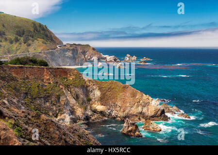 Schöne Aussicht auf die kalifornische Küste entlang der Bundesstraße 1. Stockfoto