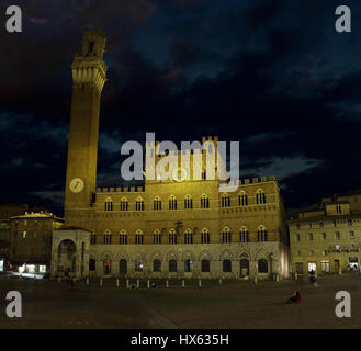 Piazza del Campo in Siena, Heimat der Palio di Siena, Toskana, Italien Stockfoto