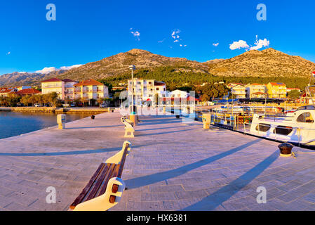 Starigrad Paklenica Hafen bei Sonnenuntergang Panorama-Aussicht, Velebit-Kanal in Kroatien Stockfoto