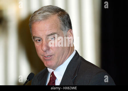 HOWARD DEAN US-PRÄSIDENTSCHAFTSKANDIDAT 15. Dezember 2003 CENTURY CITY LOS ANGELES USA Stockfoto