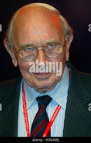 JACK JONES. 3. Oktober 2002 LABOUR PARTY CONFERENCE 2002 BLACKPOOL ENGLAND-ARBEITSPARTEI Stockfoto