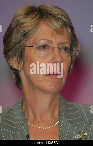 PATRICIA HEWITT MP Sek. Staat Handel & Industrie 29. September 2004 die BRIGHTON CENTRE BRIGHTON ENGLAND Stockfoto