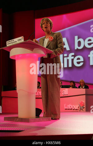 PATRICIA HEWITT MP Sek. Staat Handel & Industrie 27. September 2004 die BRIGHTON CENTRE BRIGHTON ENGLAND Stockfoto