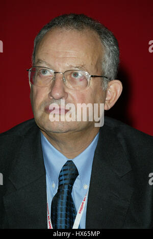 LORD SAINSBURY MINISTER Wissenschaft & INNOVATION 27. September 2004 der BRIGHTON CENTRE BRIGHTON Englands Stockfoto