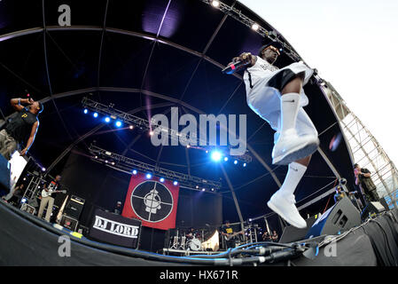 BENICASSIM, Spanien - JUL 19: Public Enemy (Hip-Hop-Gruppe) im Konzert am FIB Festival am 19. Juli 2015 in Benicassim, Spanien. Stockfoto