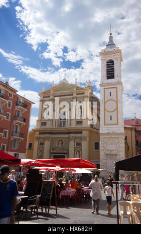 Die Kathedrale Sainte-Réparate, am Place Rossetti, Nizza, Frankreich, an einem sonnigen Tag Stockfoto