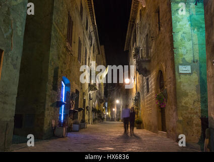 Eine Nacht Blick auf Pienza Hauptstraße, in der Nähe von Siena, Toskana, Italien Stockfoto