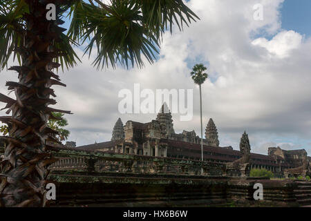 Der Nord-östlichen Ecke des Inneren Heiligtum und zentrale Türme, Angkor Wat, Siem Reap, Kambodscha Stockfoto