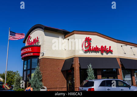 Indianapolis - ca. September 2016: Chick-Fil-A Fast-Food Einzelhandelsstandort. Chick-Fil-A-Restaurants sind geschlossen am Sonntag II Stockfoto