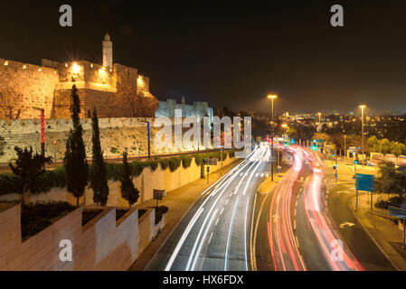 Turm von David und Nacht Straße in der Altstadt von Jerusalem, Israel. Stockfoto