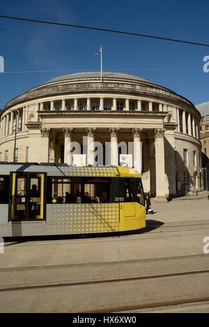 Metrolink Straßenbahn in St Peter es Square im Stadtzentrum von Manchester. Stockfoto