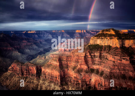 Regenbogen über Grand Canyon. Bright Angel Point. North Rim Grand Canyon Nationalpark in Arizona Stockfoto