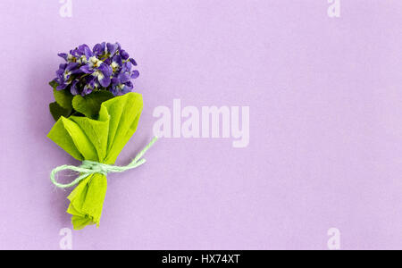 Zarte Viola Blumenstrauß Stockfoto