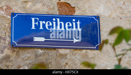 Melden Sie sich mit Straßennamen Freiheit Meißen Bezirk, Sachsen, Deutschland Stockfoto