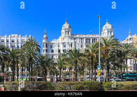 Strandpromenade von Alicante, Alicante, Costa Blanca, Spanien Stockfoto