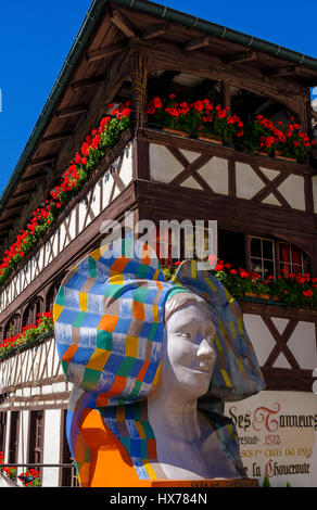 Un Tour de Terre "Skulptur von Zuzana Jaczowa 2007, Street Art, Straßburg, Elsass, Frankreich Stockfoto