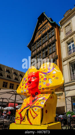 "Cerf-Tête" Skulptur von Marc Felten 2016, Street Art, Straßburg, Elsass, Frankreich Stockfoto