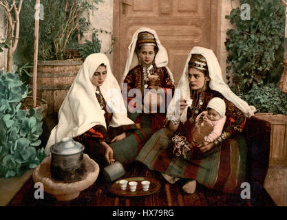 Gruppe von Frauen von Bethlehem, das Land Kanaan, (d.h., West Bank), um 1900 Stockfoto