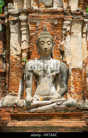 Buddha stand Kopf vor dem Ruin Ayutthaya, Thailand Stockfoto