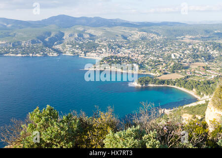 Cassis-Blick vom Cape Canaille oben, Frankreich. Wunderschöne französische Landschaft. Stockfoto