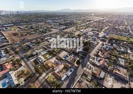 Luftaufnahme des älteren Wohngebiet nördlich der Innenstadt von Las Vegas. Stockfoto