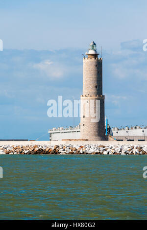 Leuchtturm von Terrazza Mascagni in Livorno, Italien gesehen Stockfoto