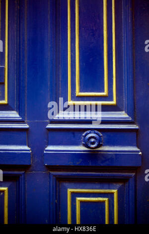 Reich verzierte blaue Tür Stockfoto