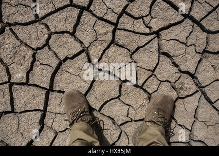 Auf dem rauen, trockenen Boden Afrikas Stockfoto