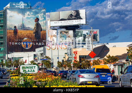 Riesenposter über Sunset Boulevard Stockfoto