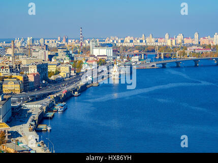 Blick von Kiew von einem Aussichtspunkt über den Dnjepr. Ukraine Stockfoto