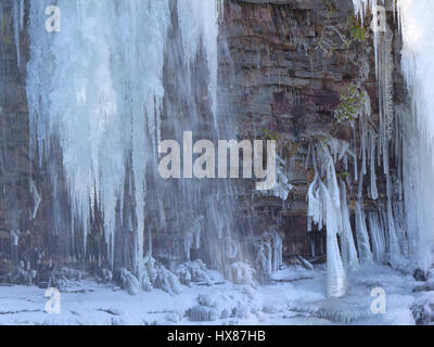 Gefrorene Muddy Creek Wasserfall Stockfoto