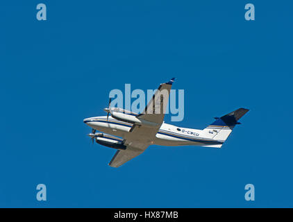 B200GT King Air Highland Region Inverness Dalcross Flughafen abfliegen. Schottland, Vereinigtes Königreich. Stockfoto