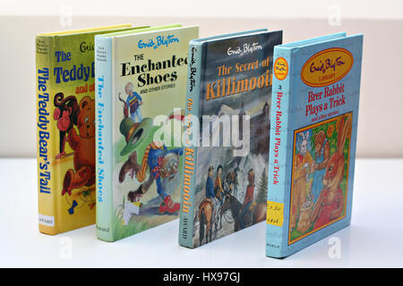 Vier Enid Blyton Bücher aufgereiht, Gevatter Kaninchen, Kinder, kids Bücher wissen Konzept Stockfoto