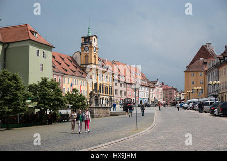Blick auf den Hauptplatz mit dem Rathaus in Cheb, Tschechische Republik Stockfoto